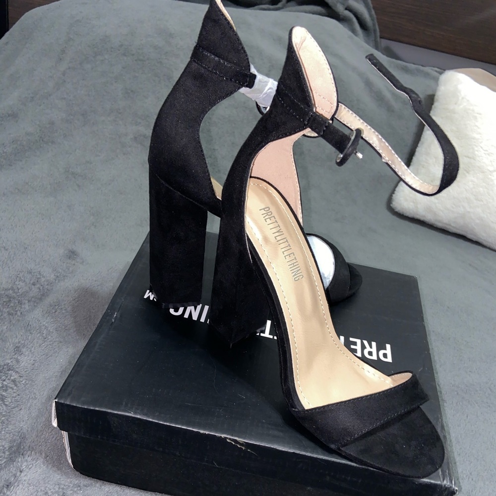 Beautiful black heels size 7